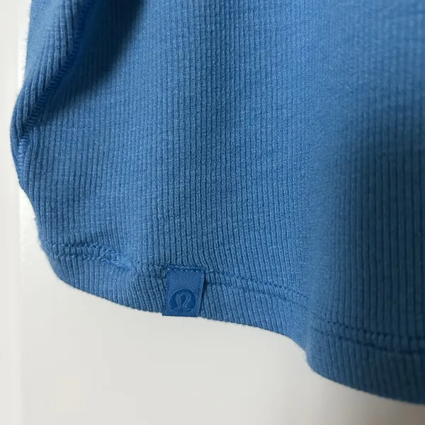 Lululemon Hold Tight Straight Hem Cropped T-Shirt Blue Nile Ribbed Size 14 - Image 4