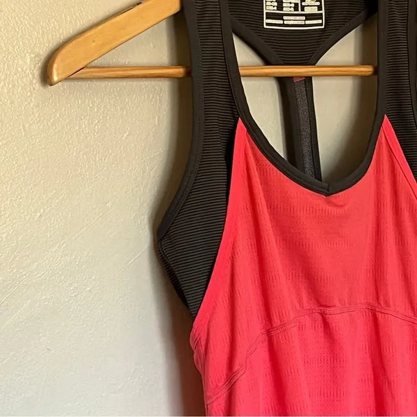 Under Armour Womens Shirt Medium Semi Fitted Orange Tank Top HeatGear Run Bra M - Image 5