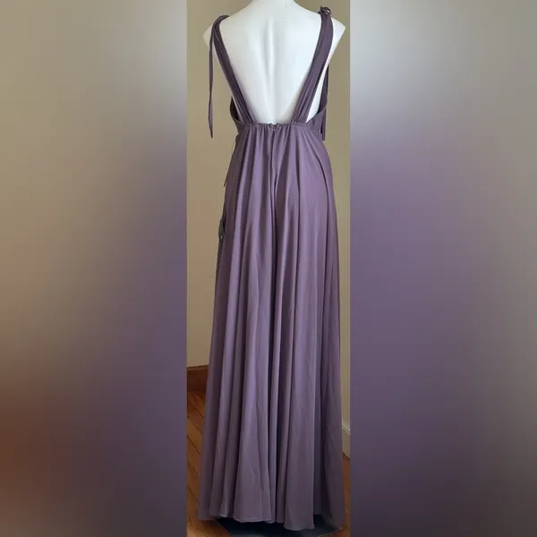 Lulus Lavender NWT Evening Maxi Tie Straps Gown.V Neck Low Cut Sz L Zip In Back. - Image 3
