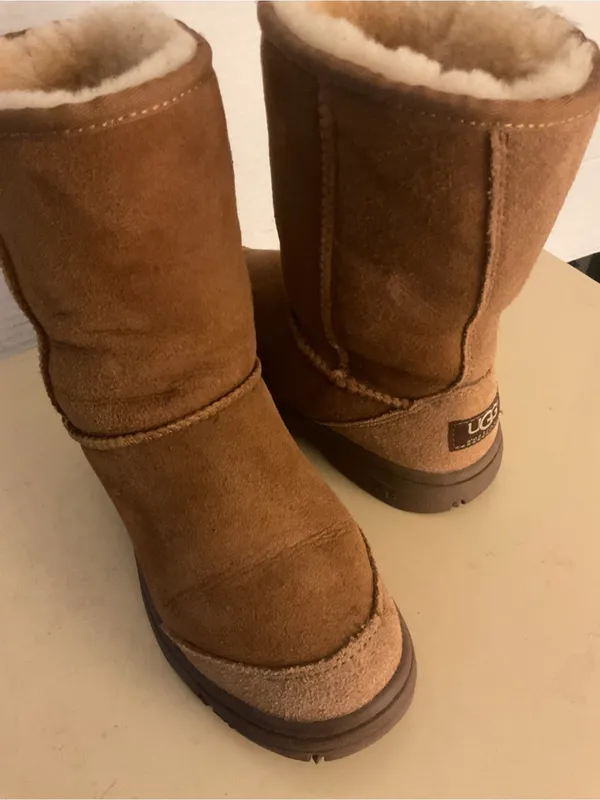 UGG women chestnut suede sheepskin short classic boots US 5 - Image 9