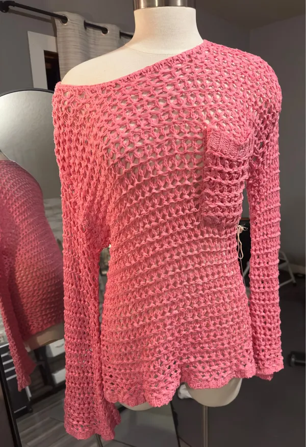 Boutique Pink knit Off the shoulder sweater - Image 3