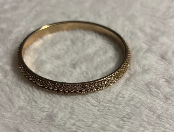4 Gold Tone Bangle Lot - Image 5