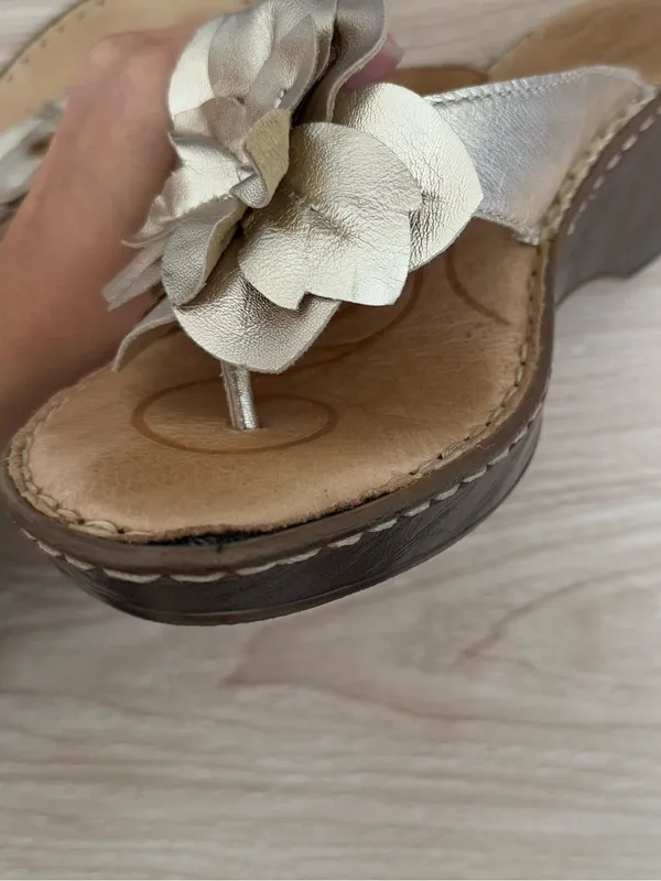 Born 9 Foil Floral Sandal Wedges Resort Vacation Getaway - Image 2