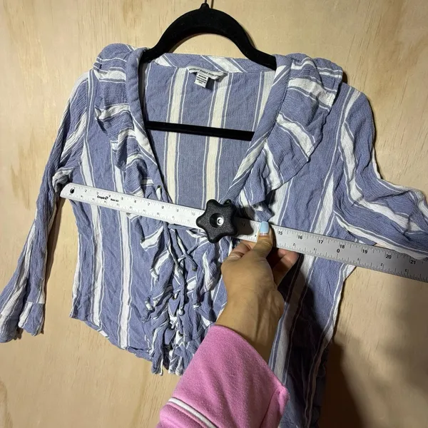 American Eagle Outfitters Women M Blue White Striped Ruffle Lace Up Blouse Boho - Image 4