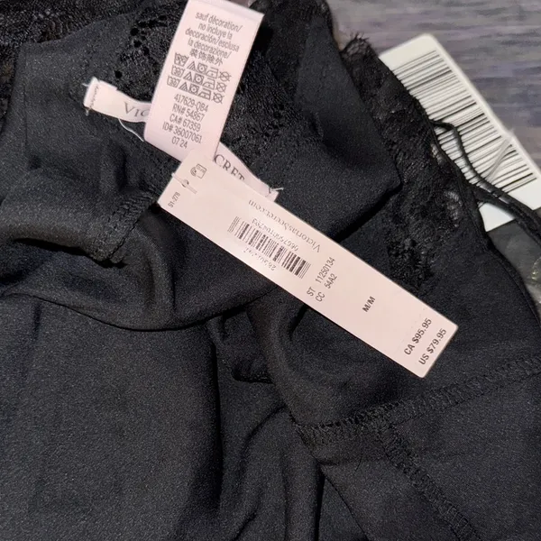 New VICTORIA'S SECRET Satin &‎ Rose Lace Mini Slip - Image 4