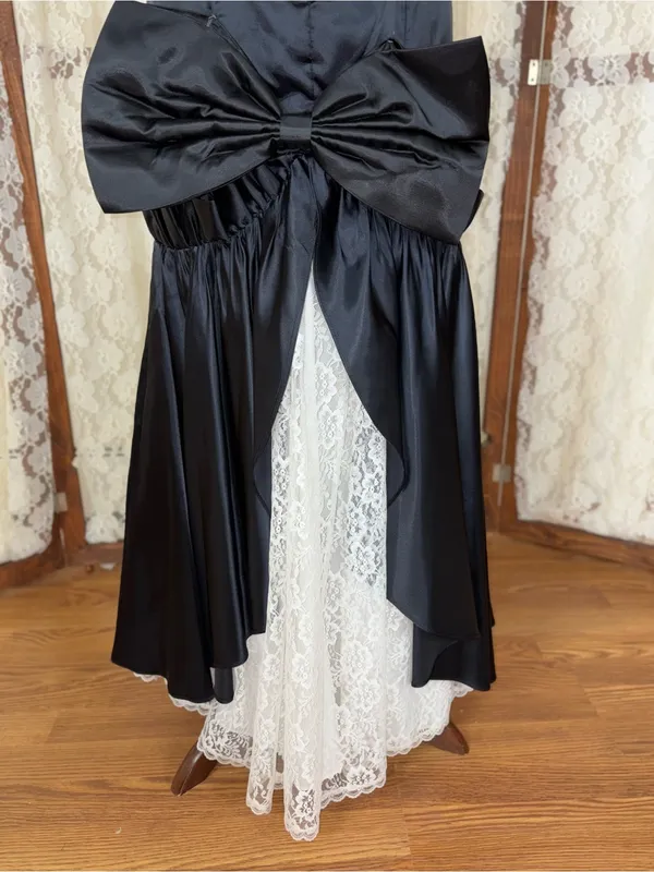 Gorgeous Vintage 90s Gunne Sax Taffeta Prom Gown - Image 7