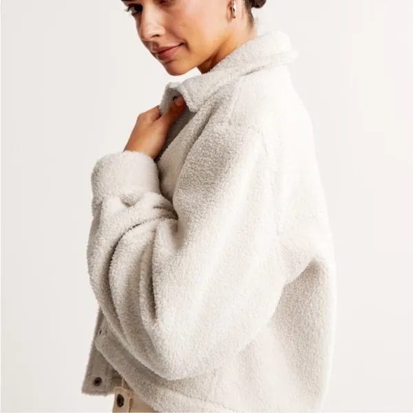 Abercrombie & Fitch Cropped Sherpa Boucle Teddy Jacket - Image 3