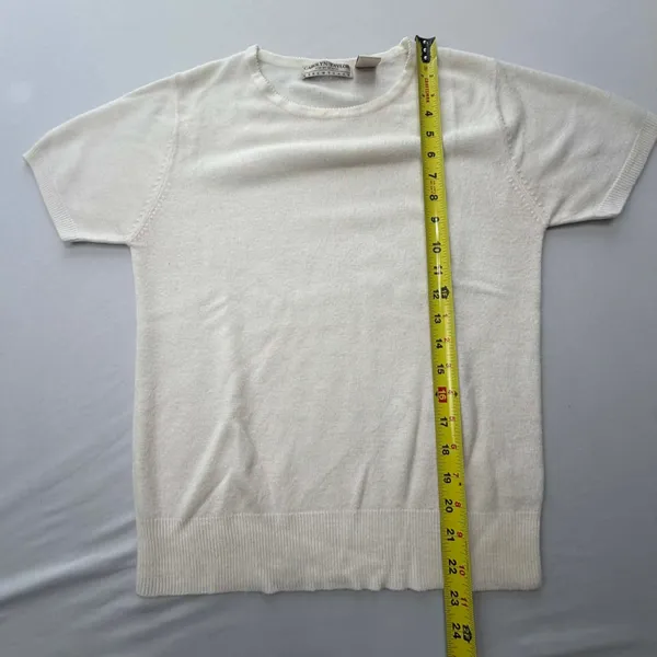 Carolyn Taylor Essentials White Short Sleeve Crew Neck Acrylic Knit Sweater - Image 5