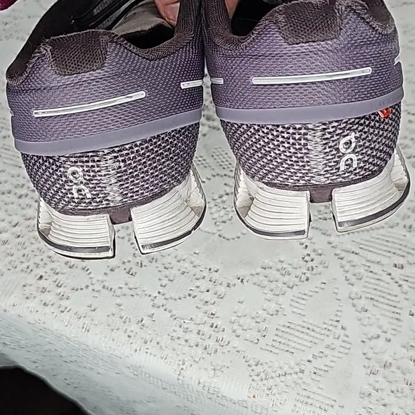 On Running On Cloud 5 gray Walking workout training shoes sz 10.5 - Image 7