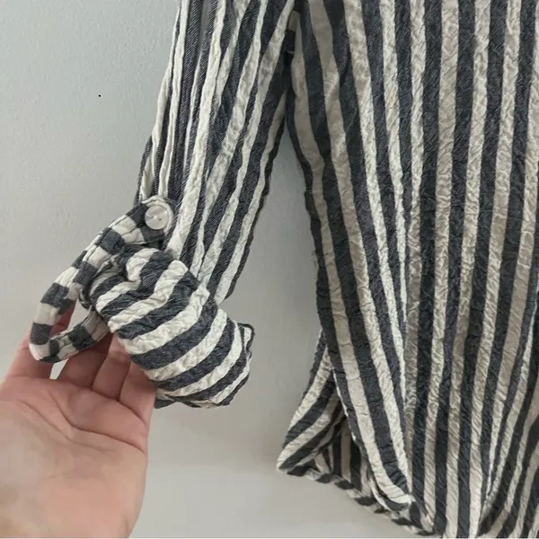 Jane and Delancey Blouse,Striped Size Large. Roll up sleeve button option! - Image 5