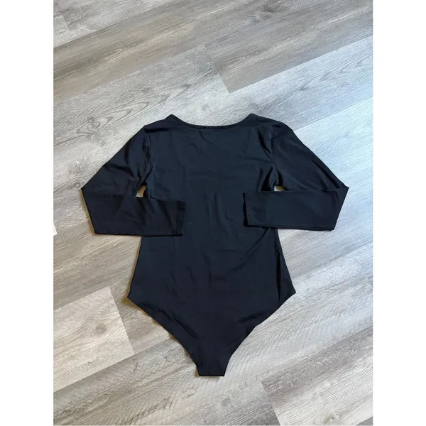 Scoop Neck Black Bodysuit Stretchy Medium Long Sleeve Minimalist Classic - Image 6