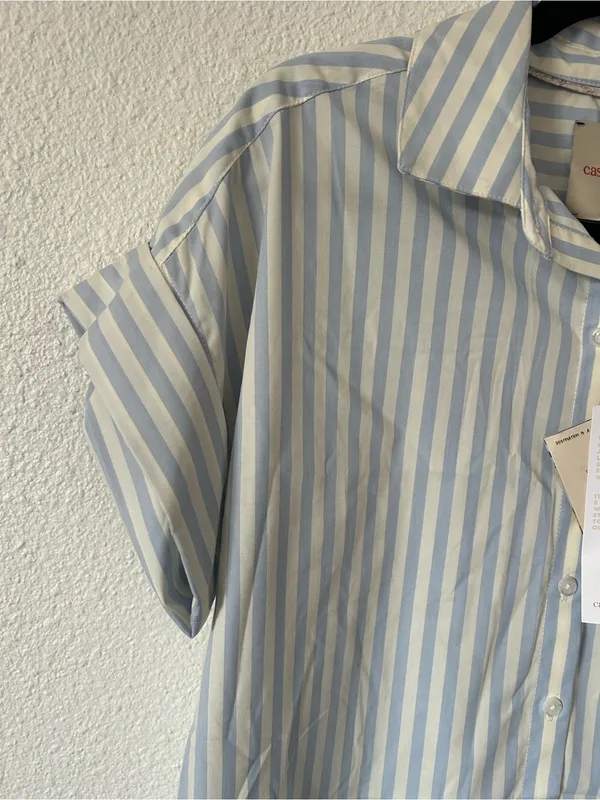 Casa cabana blue and white striped button down shirt sz small - Image 4