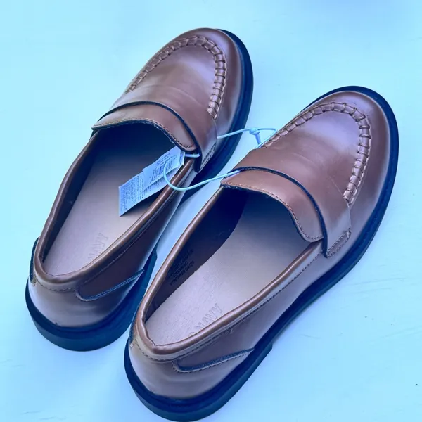 Old Navy Women's Low Heel Preppy Style Classic Cognac Modern Penny Loafer Sz 7 - Image 5