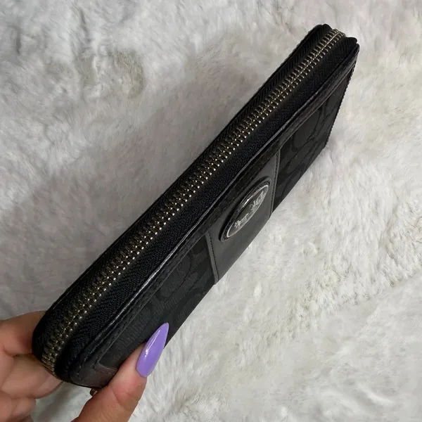 COACH y2k Black Canvas Leatherware Legacy Signature Wallet - Image 4