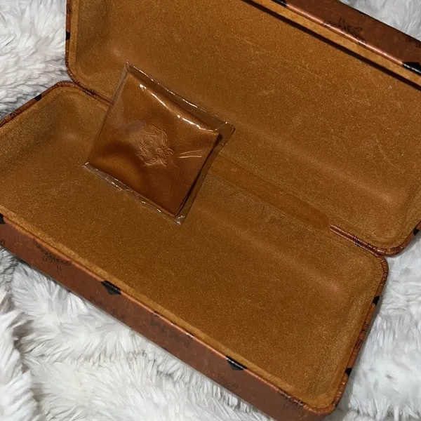 MCM NEW GLASSES‎ CASE FULL SIZE - Image 5