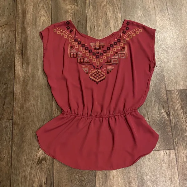 Maurices Aztec Embroidered Peplum Blouse Burgundy Boho Top Medium - Image 3