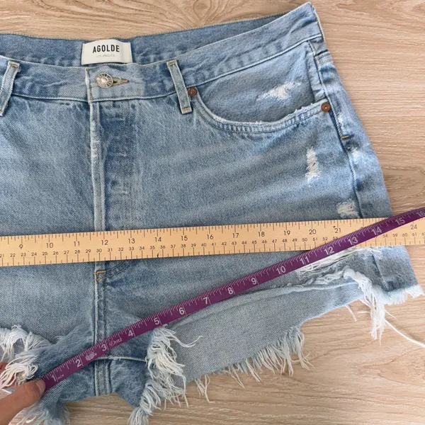 Agolde 32 Parker Vintage Cut Off Short Swapmeet Distressed Light Wash - Image 6
