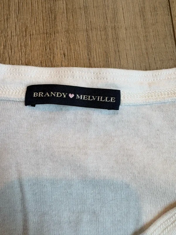 Brandy Melville Long Sleeve Top - Image 4