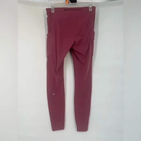 Lululemon  Rose  Leggings size 8 read - Image 5