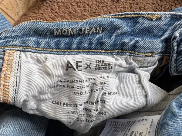 American Eagle Mom Jeans Size 6 Regular - Image 5