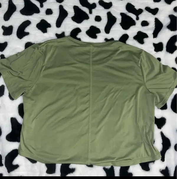 Nike Dri-Fit Cropped Short Sleeve - Image 3