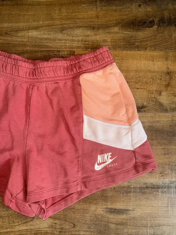 Nike Pink and Peach Athletic Shorts - Image 3