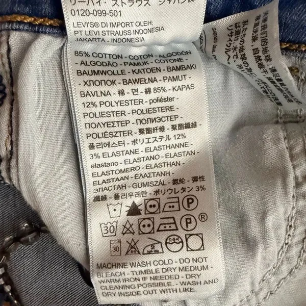 Levi’s 720 High Rise Super Skinny Distressed Jeans Size 26 - Image 6