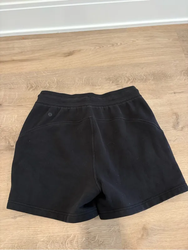 Lululemon Scuba High Rise Shorts Size 8 - Image 4