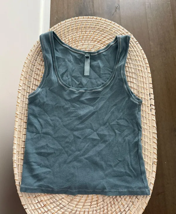 SKIMS Cotton Rib Tank - Image 4