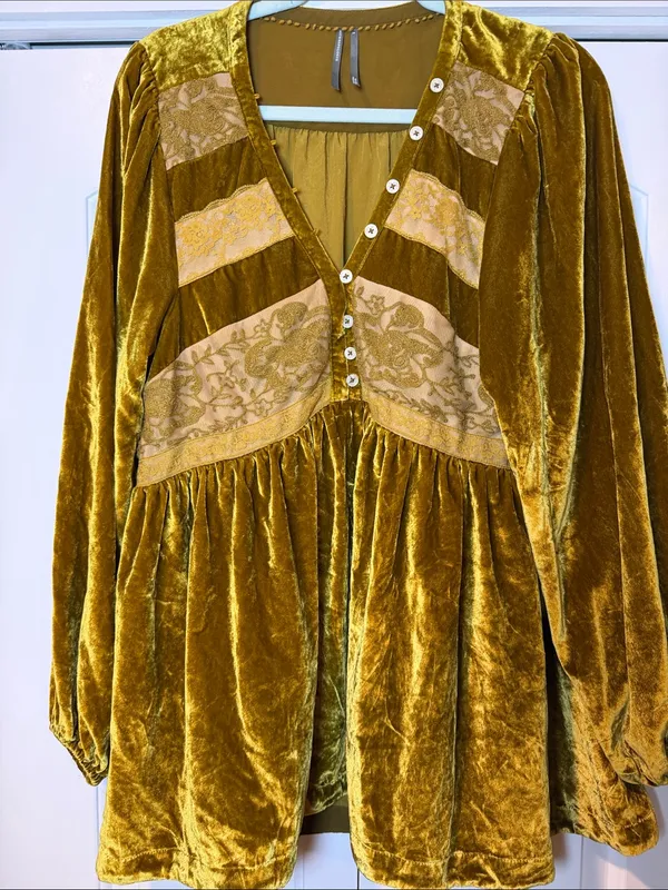 Anthropologie Golden Velvet V-Neck Peasant Blouse with detail small - Image 5