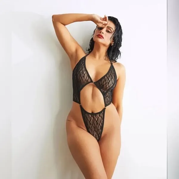 Elle Reve Nazanin Black Lace Cutout Bodysuit Medium - Image 2