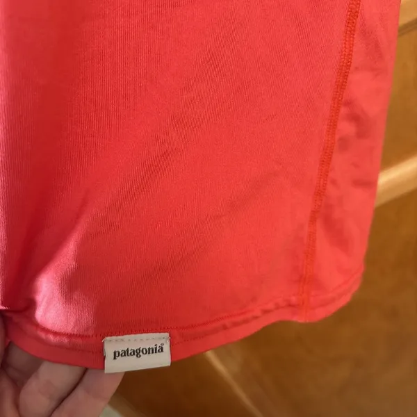 PATAGONIA Gamut‎ Shirt Top Maraschino Red Base Layer Womens Size Large Hiking - Image 3