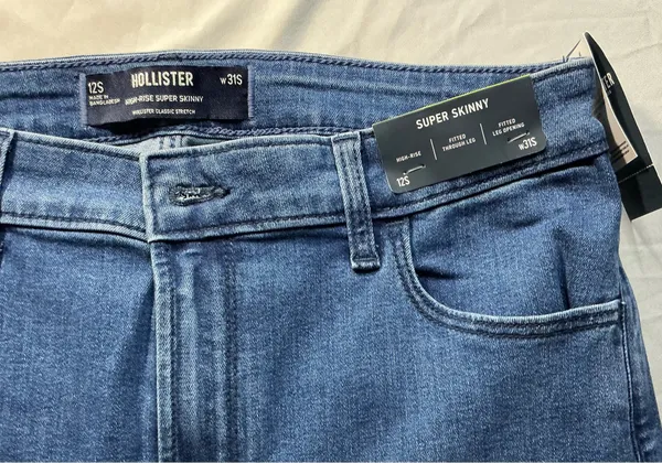 Hollister High Rise Super Skinny Jeans Size 12S - Image 3