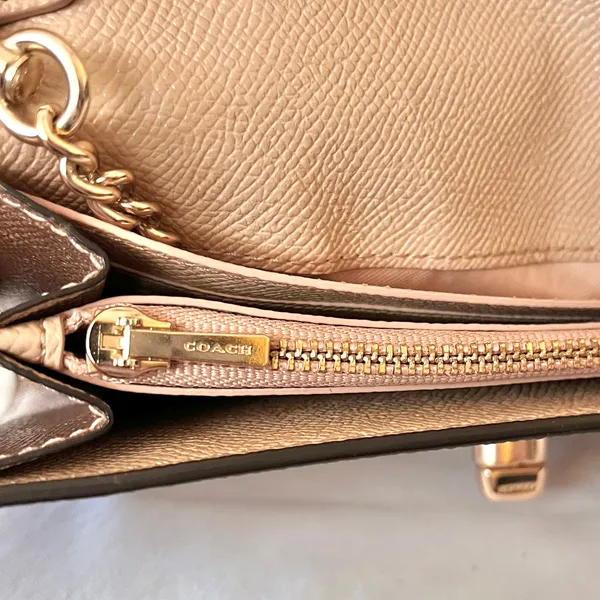 Coach Rose Gold Leather Gold Turnlock Chain Crossbody Convertible Bag #F22828 - Image 7