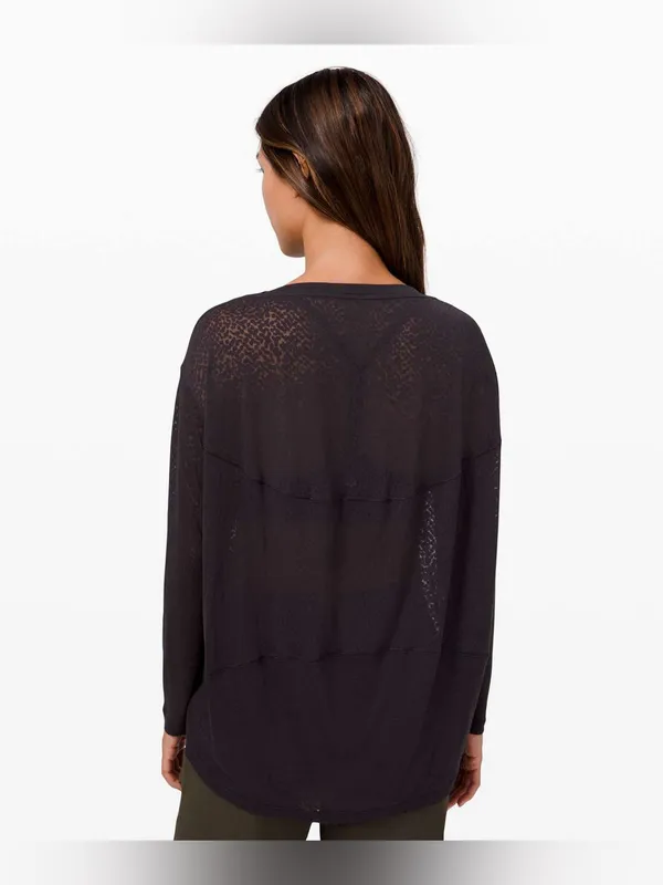 Lululemon Back in Action long g sleeve veil black loungewear activewear gym L - Image 2