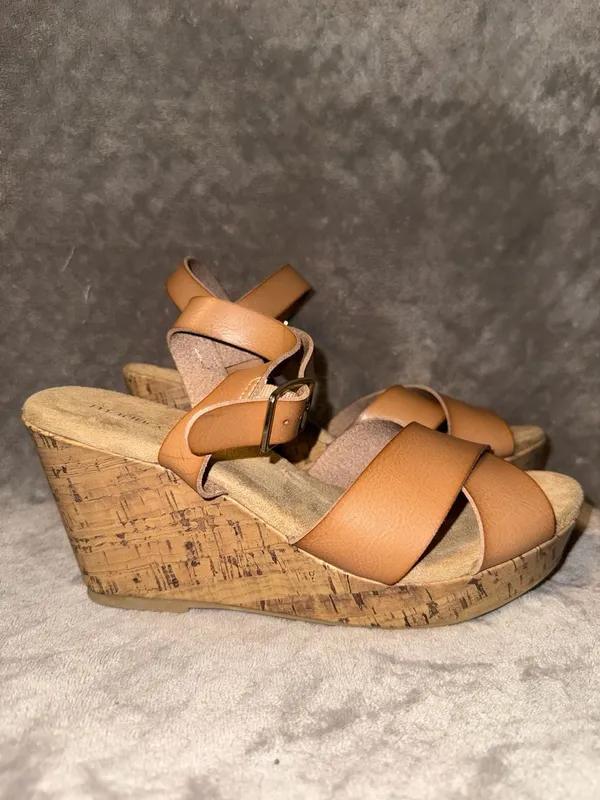 Maurices Elsa Tan Faux Leather Cork Wedge Sandals Size 8.5M - Image 2