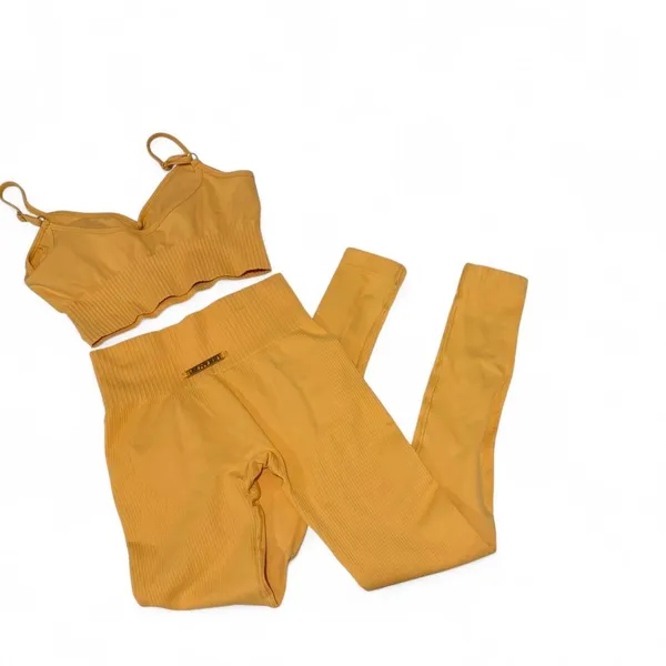 Bo + Tee Yellow Workout Leggings an sport bra set small - Image 2