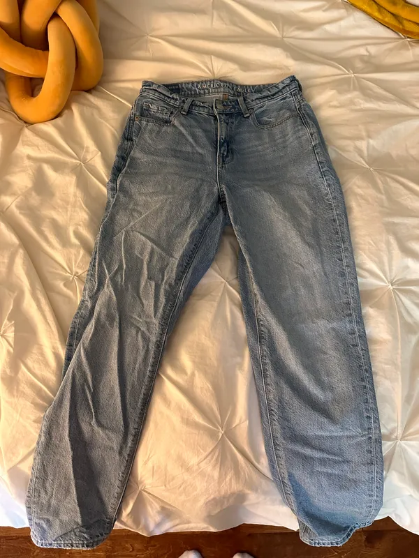 American Eagle Outfitters Mom Jeans - Image 3