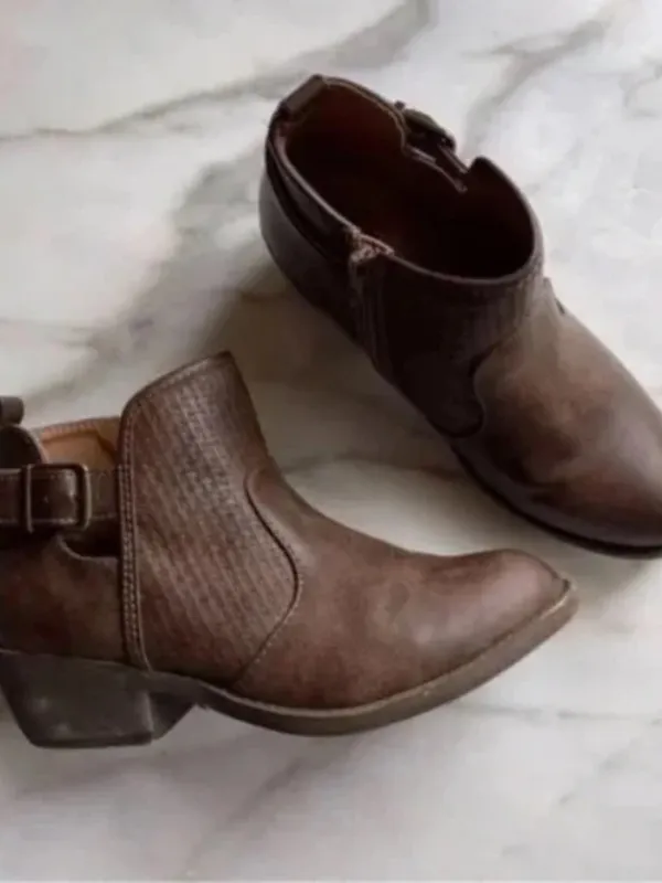 Jellypop Women's Sarin Brown Ankle Booties - Image 2