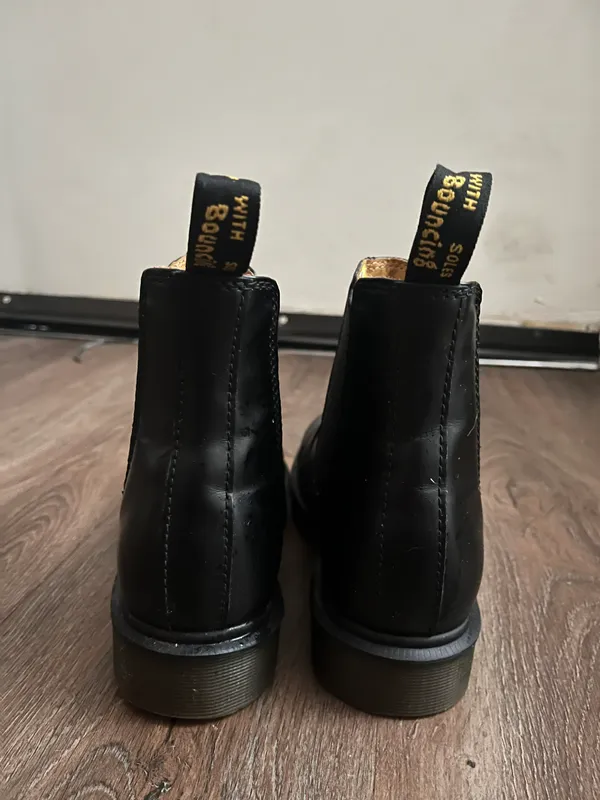 Dr. Martens Womens Leather Chelsea Boots - Image 2