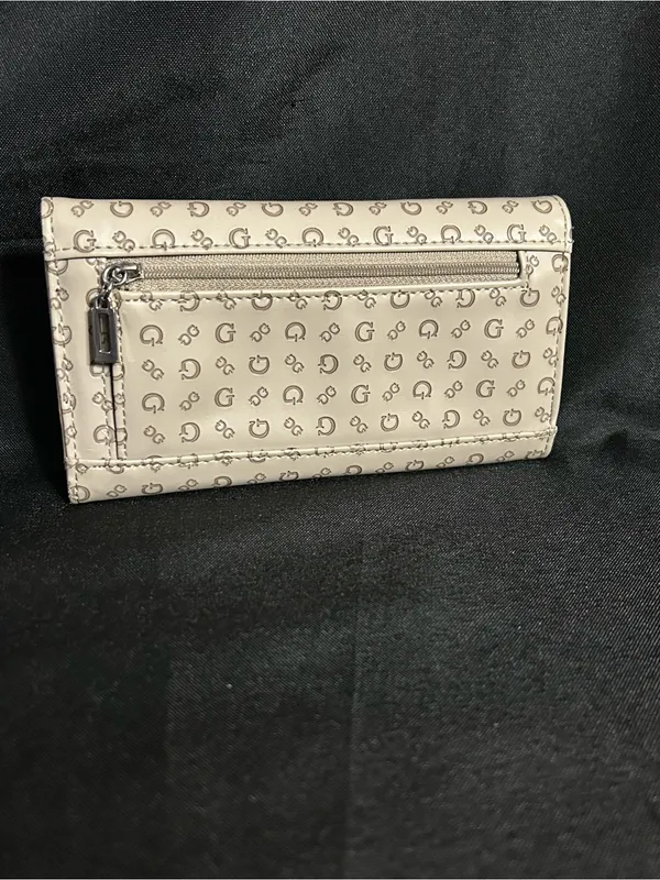 Guess Women’s Cream Logo Print Clutch Wallet - Image 2