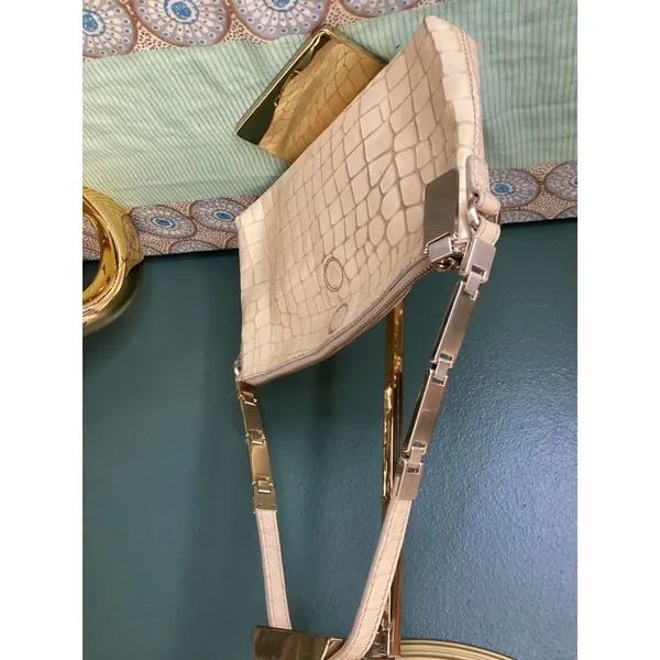 Banana‎ Republic Cream Croc Embossed Leather Baguette Shoulder Bag Gold Hardware - Image 2