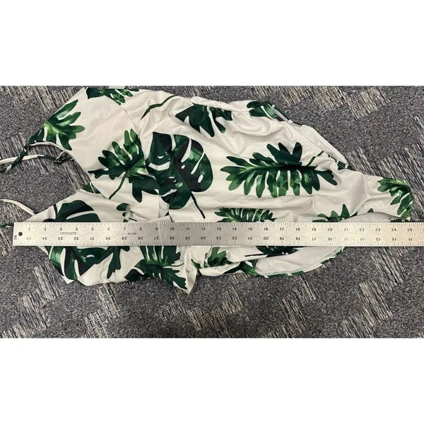 Tempotrek Swimsuit Womens Medium One Piece Ruffle Front White/Green Palms NEW - Image 6