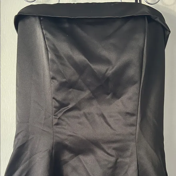 Black Victorian Strapless Satin A-Line Gown Floor-Length Formal Evening Dress - Image 2