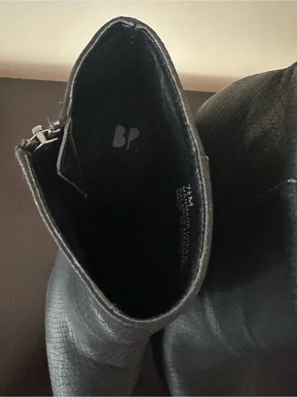BP Black Pointed Stiletto Ankle Booties- Sleek Textured Design - Image 3