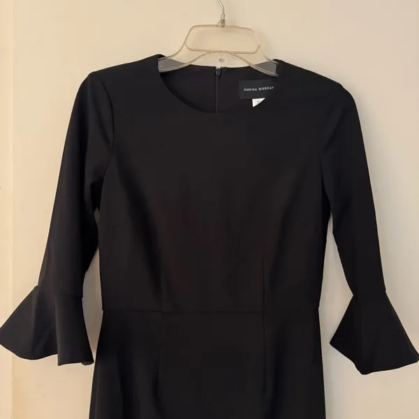 Donna Morgan Crew Neck Bell Sleeve Solid Crepe Black Cocktail Dress NWOT size 2 - Image 6