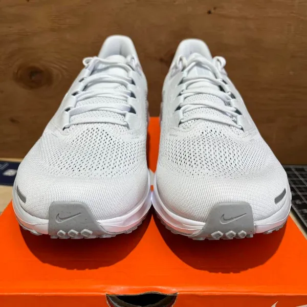 Nike Women's White Trainers - Image 6