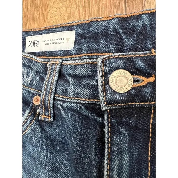 Zara Jeans Women's Size 2 Blue‎ Mid Rise Straight Leg Raw Hem Denim - Image 4