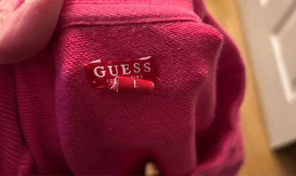 Guess Rasberry Logo Pullover Sweatshirt Size Large  - Image 3
