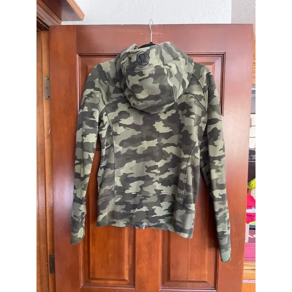 Lululemon scuba camouflage hoodie jacket size 8 - Image 7